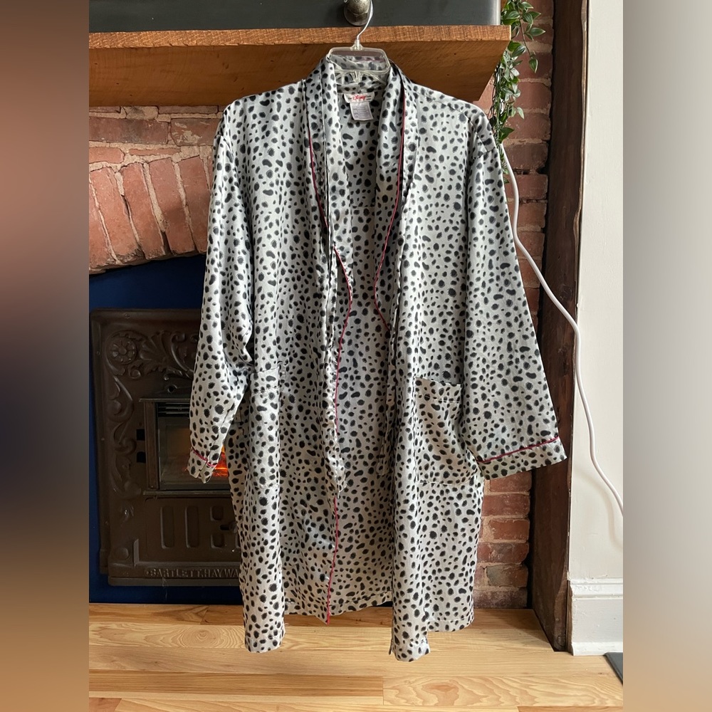 101 Dalmatians Spotted Silky Polyester Robe